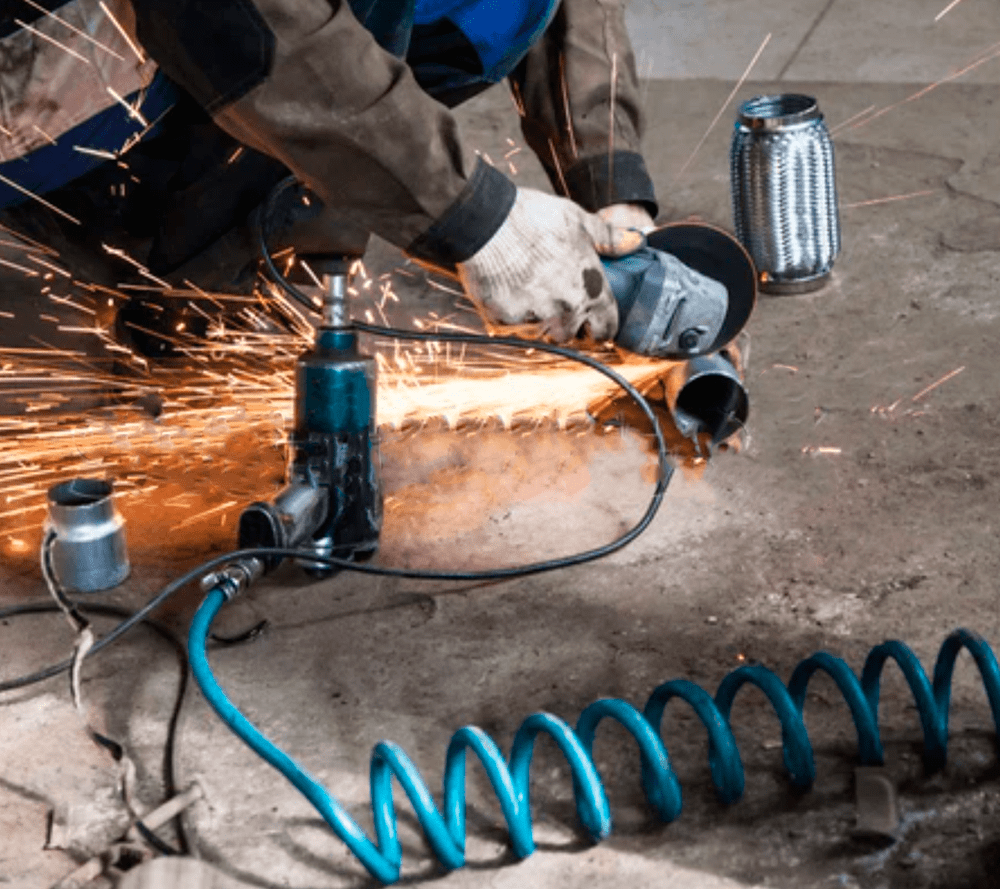 Замена гофры глушителя автомобиля